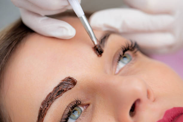 Illusion Papillon | Avoiding Over-tint Risks: Guide to Safe Eyebrow Tinting Times