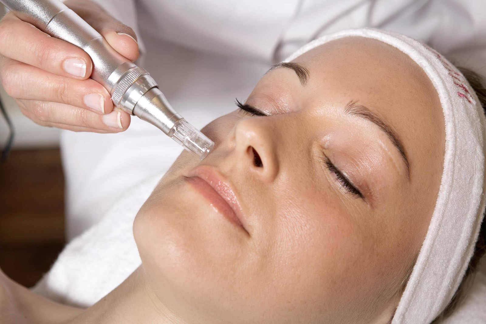 Necessary licensing for performing microneedling in Australia